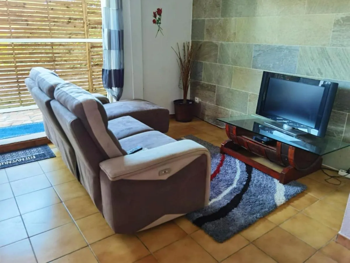 Appartement Moderne Au Lamentin Avec Jardin Clos Et Parking 勒拉芒坦 0*,  马提尼克
