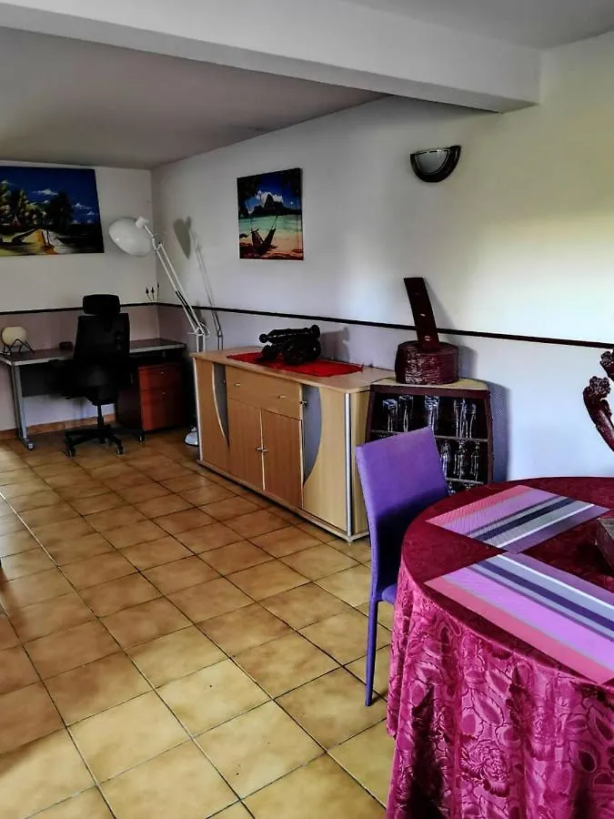 Appartement de 2 chambres avec jardin clos et wifi a Le Lamentin a 7 km de la plage
