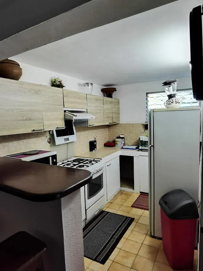 Appartement de 2 chambres avec jardin clos et wifi a Le Lamentin a 7 km de la plage